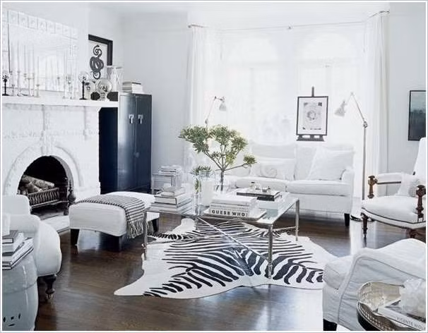 Chiếc thảm trải sàn in hình ngựa vằn sẽ là điểm nhấn cho căn phòng này.