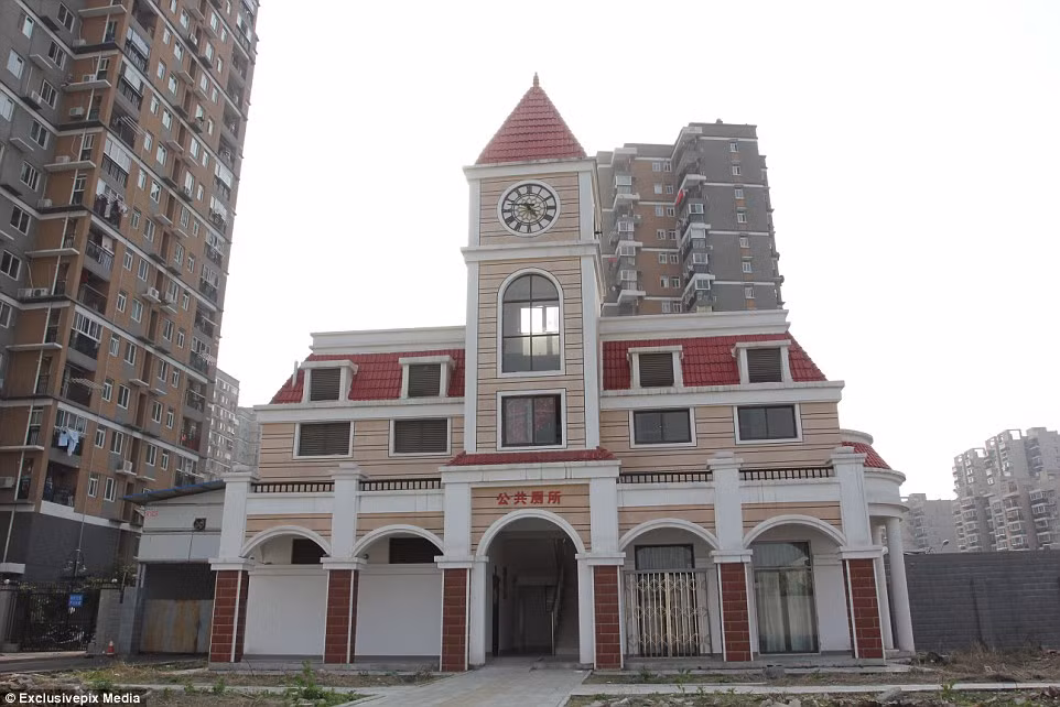 Nhà vệ sinh công cộng sang trọng ở thành phố Vũ Hàn khiến nhiều người nhầm tưởng là một biệt thự.