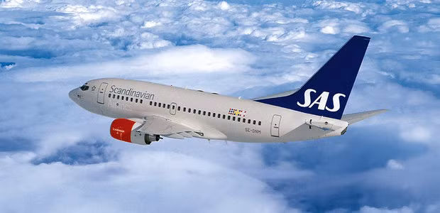 SAS (hãng hàng không đa quốc gia của các nước Đan Mạch, Thụy Điển, Na Uy) đứng thứ 8 trong danh sách với 2.048 chuyến bay trễ.