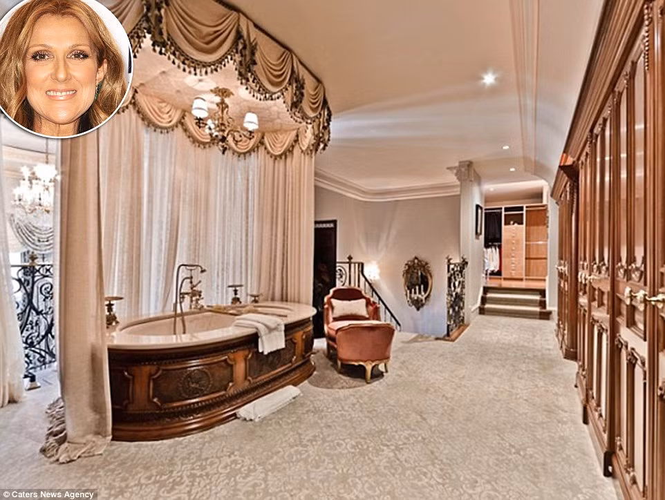 Nữ ca sĩ Celine Dion có một phòng tắm được trang hoàng với tông màu vàng bên trong biệt thự 6 phòng ngủ, trên một hòn đảo tư nhân ở Quebac, Canada.