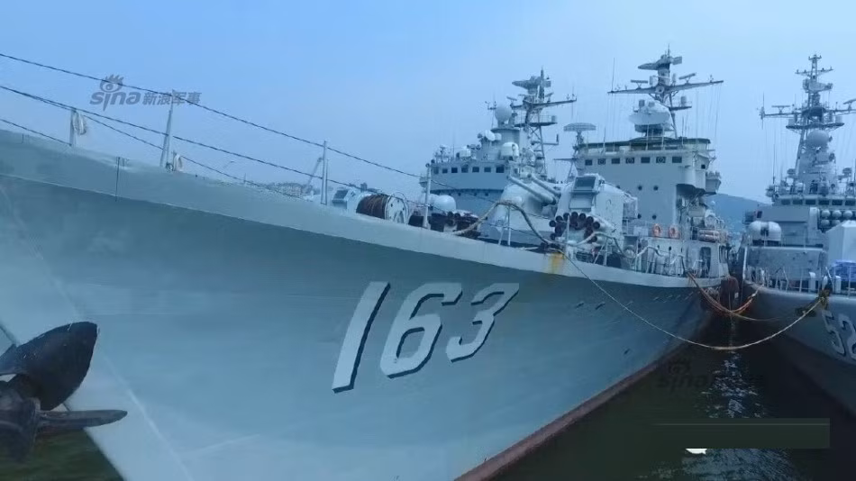  Tàu khu trục Type 051 mang tên Nam Xương được chế tạo ngày 22/12/1979 tại nhà máy ở Quảng Châu, chính thức biên chế ngày 5/11/1982 trong thành phần Hạm đội Nam Hải, sau chuyển cho Hạm đội Bắc Hải.
