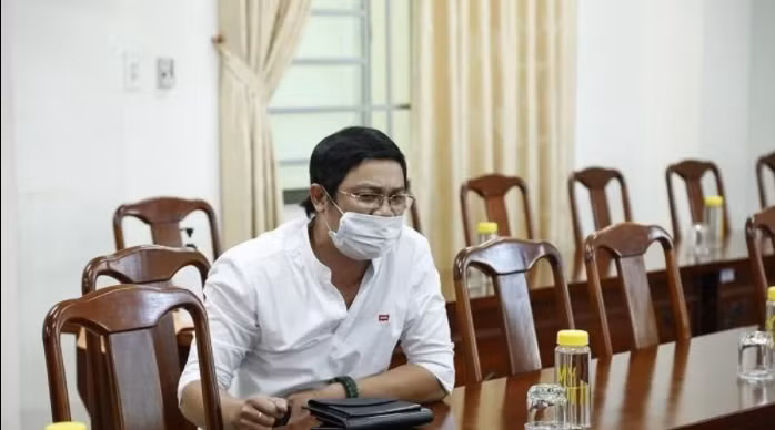  Youtuber xúc phạm báo chí trong livestream của bà Nguyễn Phương Hằng bị phạt 7,5 triệu: Sau phát ngôn xúc phạm báo chí trong buổi livestream trên mạng xã hội của bà Nguyễn Phương Hằng. Ngày 26/11, Sở TT&amp;TT Bình Dương đã phạt Ngô Thanh Long (SN 1985, ngụ Đồng Nai) chủ tài khoản YouTube Long Ngô 7,5 triệu đồng.