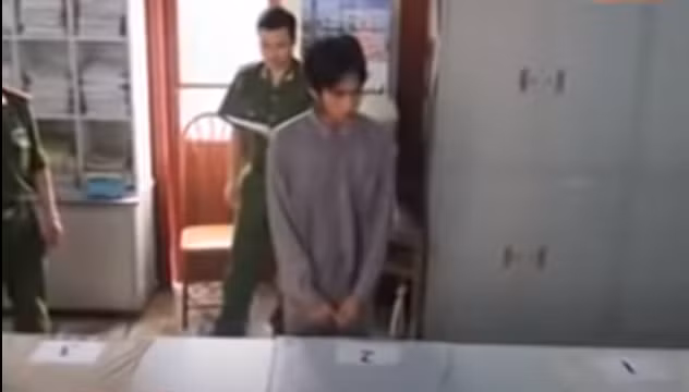 Khi được triệu tập lên cơ quan điều tra để làm rõ vụ việc Vì Văn Khiêm tỏ ra rất bình thản, y khai nhỏ giọt từng tí một. Và cứ mỗi lời khai của y, trinh sát, điều tra viên lại phải lên đường, tổ chức xuống hiện trường, tiếp tục tìm chứng cứ, gặp những người có liên quan để xác minh. Cuối cùng, trước những chứng cứ không thể chối cãi, Khiêm đã phải thú nhận tội ác kinh hoàng của hắn.