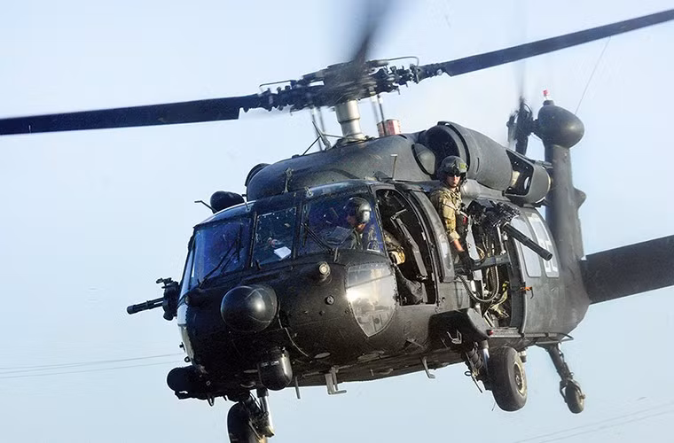 Mỗi chiếc UH-60M có thể chở theo tối đa 11 binh sĩ hoặc 4.1 tấn hàng hóa.