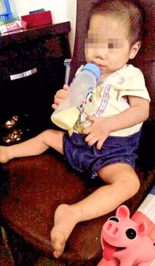 Xac em be phan huy trong nha va su that kinh hoang phia sau-Hinh-3
