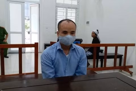  7. Tử hình gã đàn ông giết “tình cũ”, đốt xác để quỵt tiền: Ngày 21/9, TAND Hà Nội đã tuyên án tử hình bị cáo Triệu Quang Trịnh (SN 1984, ở Ba Vì) vì tội Giết người và Cướp tài sản. Nạn nhân của gã đàn ông độc ác này lại chính là “tình cũ” của gã - chị Nguyễn Thị H. (SN 1989, ở Mỹ Đức).