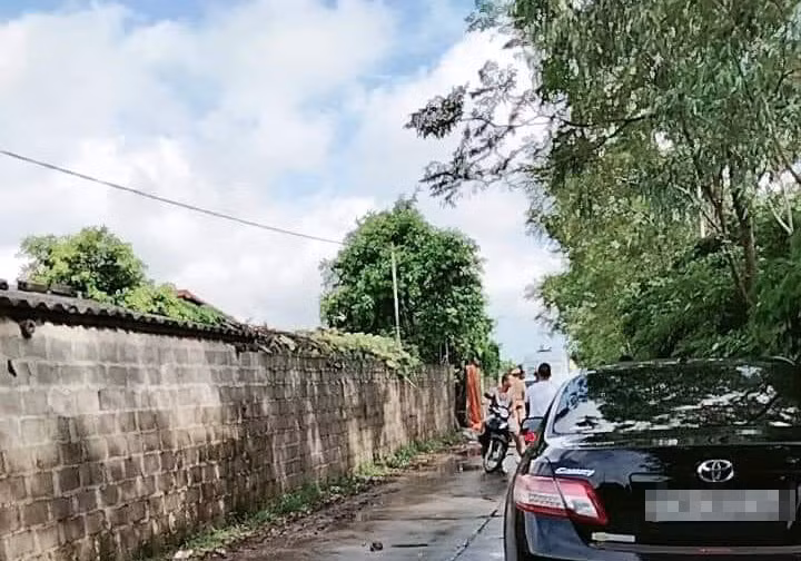 Nghi an phat hien nguoi dan ong bi sat hai tai nha rieng