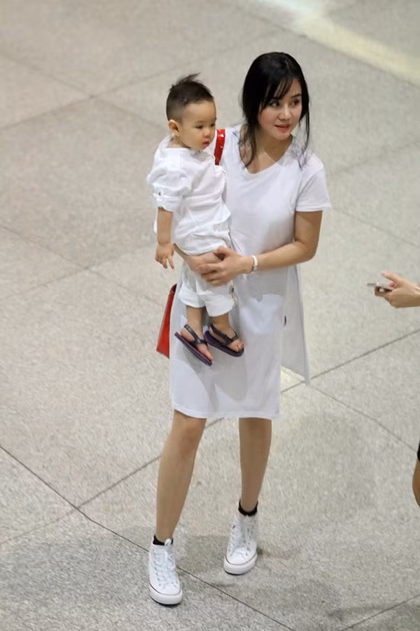 Vy Oanh hoi ngo dan sao Viet ngay tai xuat showbiz
