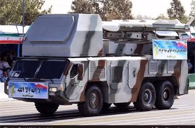 Các hệ thống phòng không Ra’ad và Khordad 3 đã được Iran tiến hành sản xuất hàng loạt để tăng cường bảo vệ bầu trời quốc gia Trung Đông này, bổ sung cho các nền tảng nhập khẩu, bao gồm S-200 Angara và S-300PMU-2 Favorit.