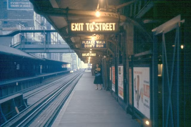 Nhà ga ở Chicago vào một buổi tối năm 1964.