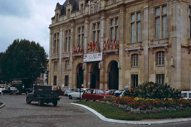 Paris nổi tiếng với nhiều tòa nhà, công trình kiến trúc cổ xưa, mang đậm dấu ấn lịch sử.