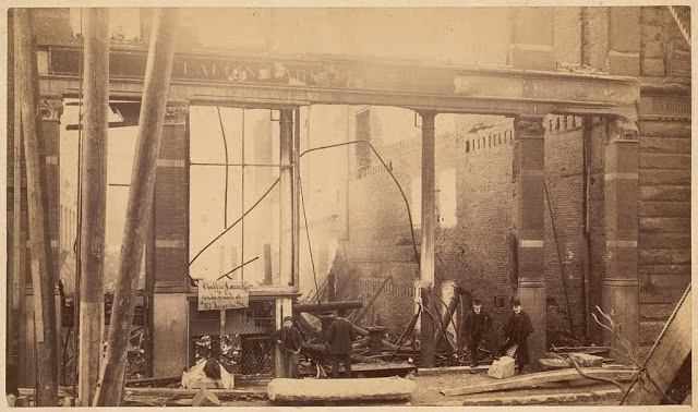 Trận đại hỏa hoạn ở Boston năm 1872 cũng cướp đi sinh mạng của ít nhất 30 người.