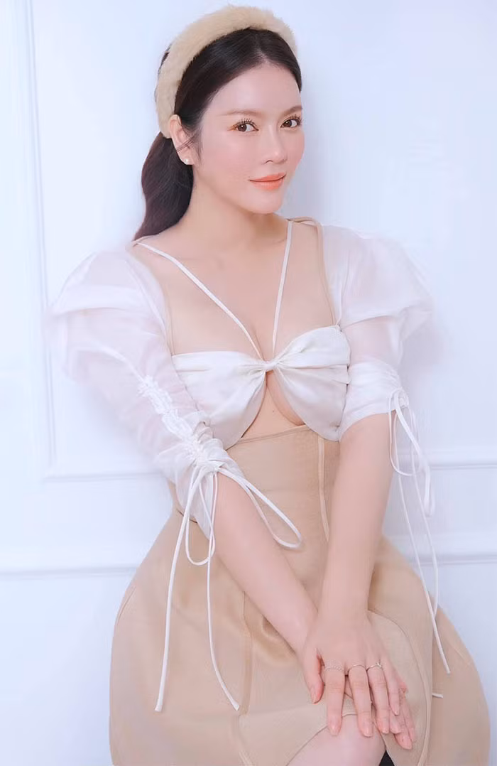 Làn da nuột nà, thân hình bắt mắt, Lý Nhã Kỳ luôn gây chú ý mỗi khi xuất hiện.