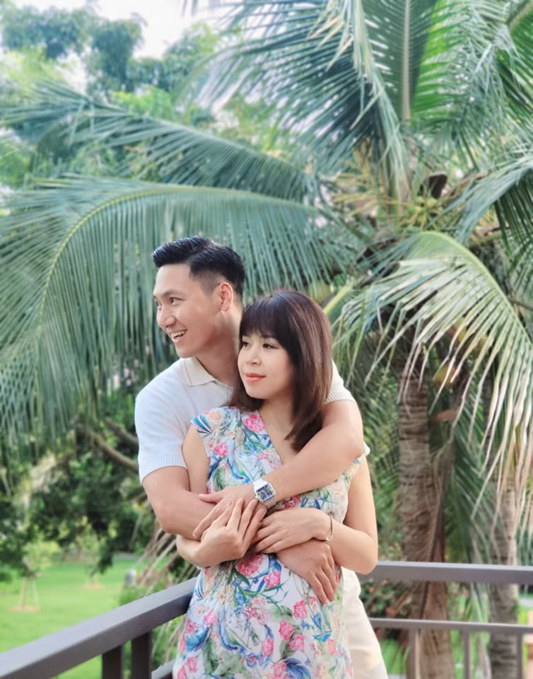 Dù bận rộn với công việc nhưng Mạnh Trường cố gắng tranh thủ thời gian đưa vợ con đi du lịch khắp nơi.