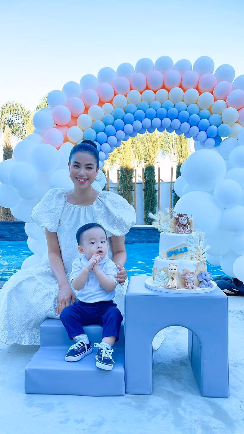  Hai quý tử nhà Phạm Hương vì thế cũng được ví sinh ra đã "ngậm thìa vàng".