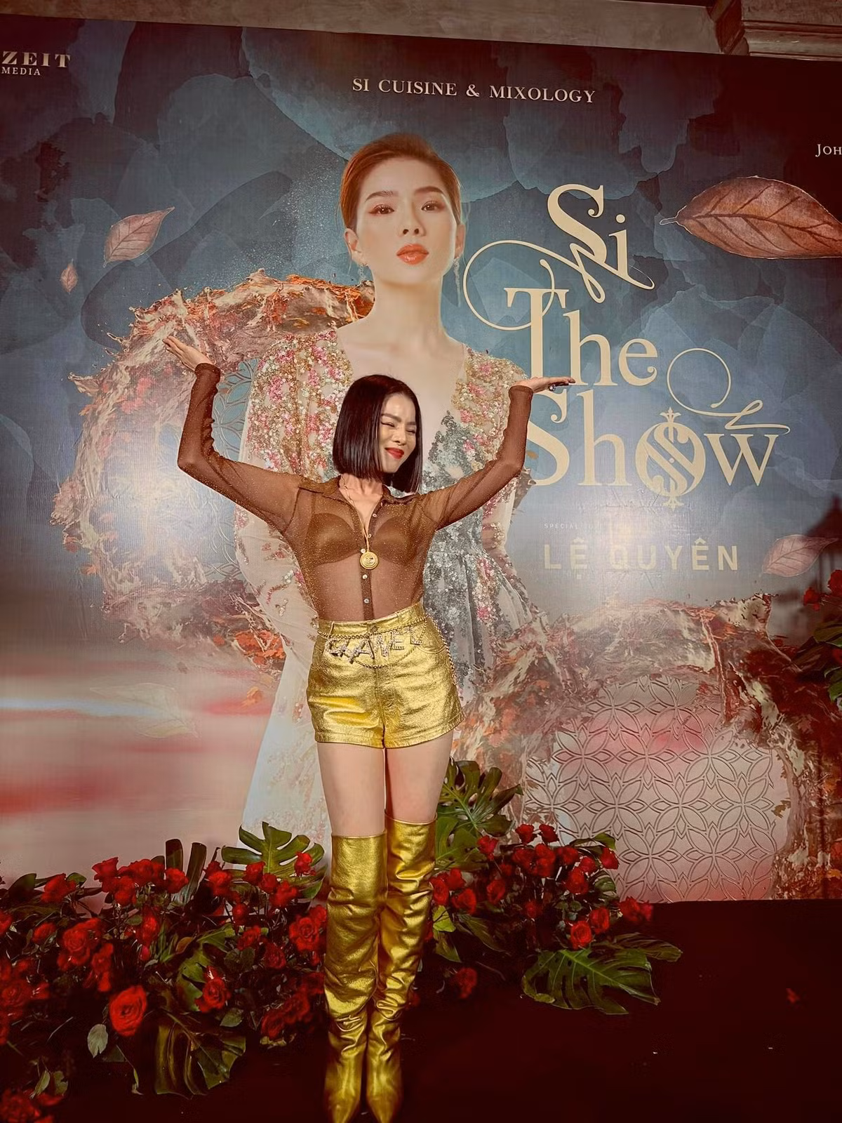 Le Quyen dien ao “mac nhu khong” di dien