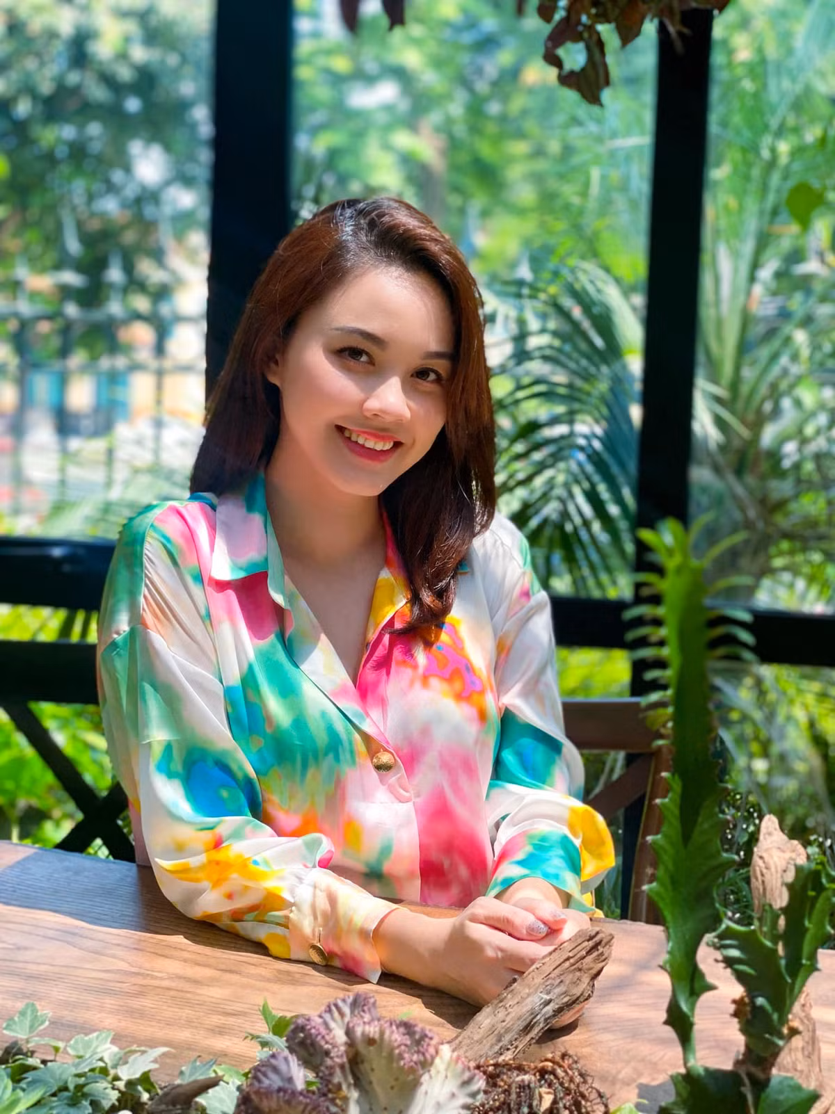 Ngoài diễn xuất, mỹ nhân họ Đậu còn thử sức với vai trò MC - BTV.