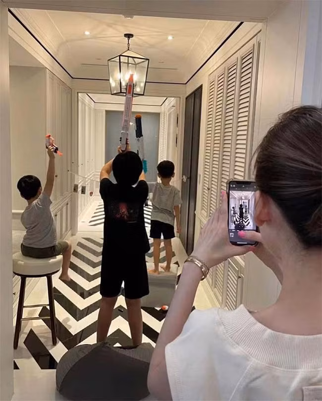 Căn nhà mà vợ chồng Lâm Chí Dĩnh đang ở trị giá khoảng hơn 50 triệu USD (khoảng 1000 tỷ đồng) tại Đài Bắc, Đài Loan.