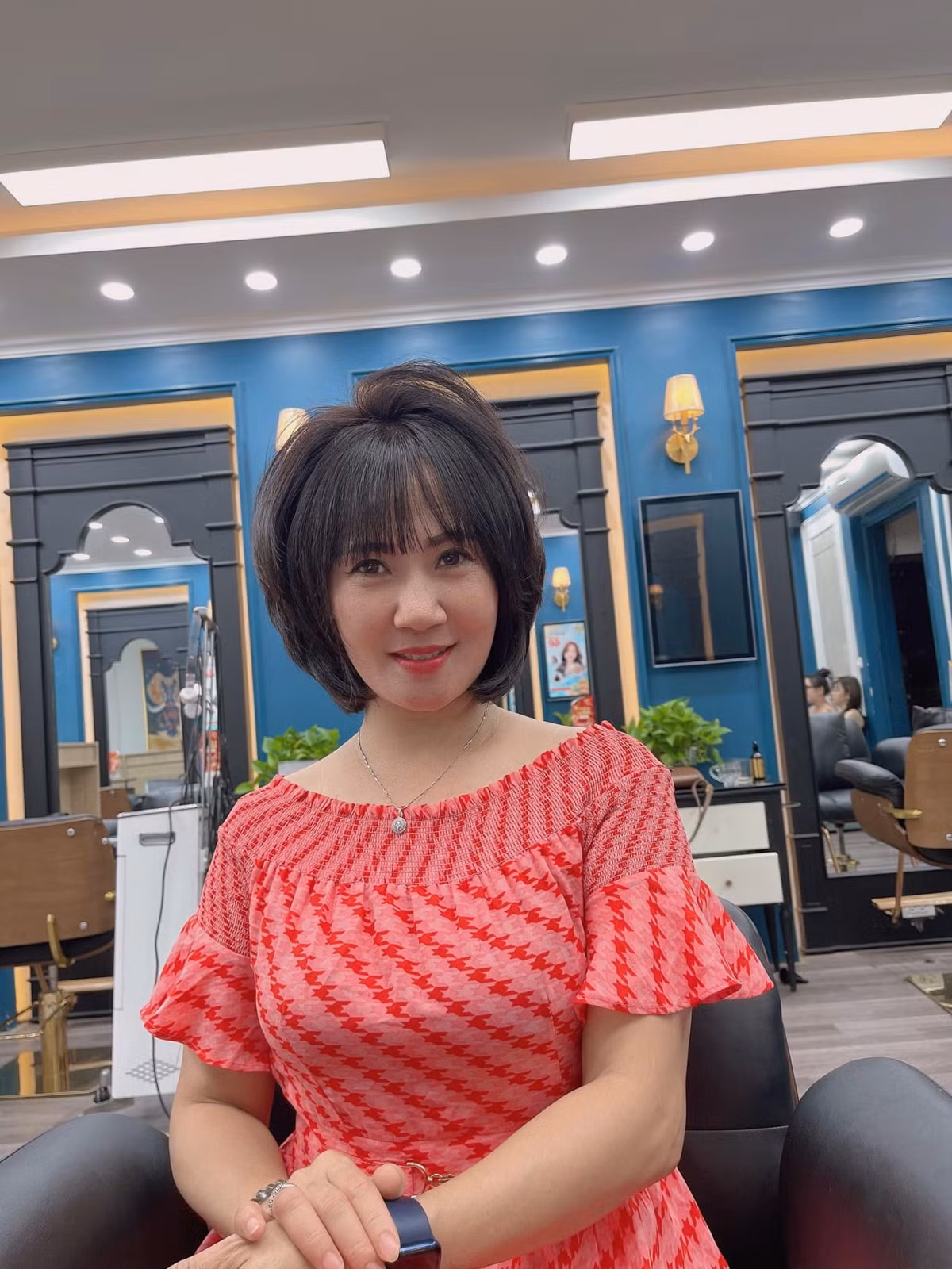 Nguyệt Hằng thu hút bởi nụ cười rạng rỡ.