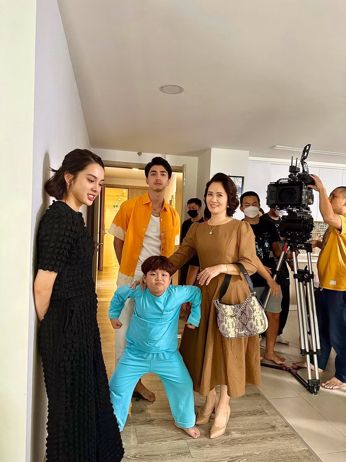 Bận con mọn, Nguyệt Hằng vẫn trẻ đẹp trông thấy ở tuổi U50 Ban con mon, Nguyet Hang van tre dep trong thay o tuoi U50