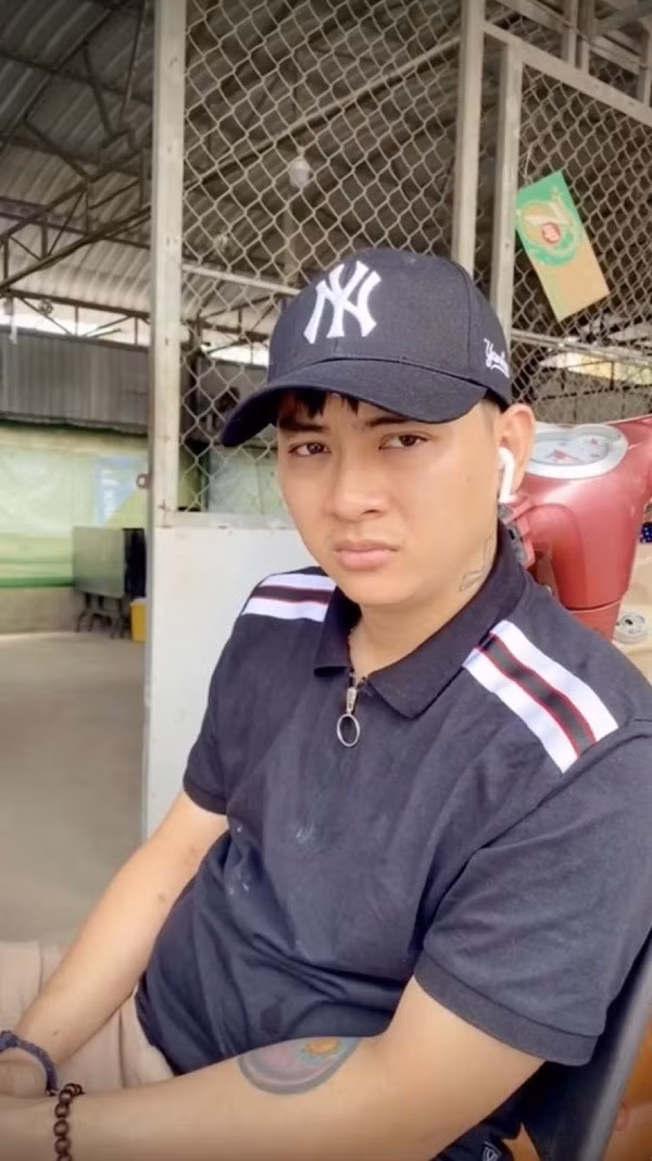 Năm 2018, Hoài Lâm tuyên bố tạm thời giải nghệ hai năm. Hai năm sau anh ly hôn với vợ - Bảo Ngọc. Cũng từ đó, Hoài Lâm ở ẩn tại quê nhà và ngoại hình của anh ngày càng xuống cấp.