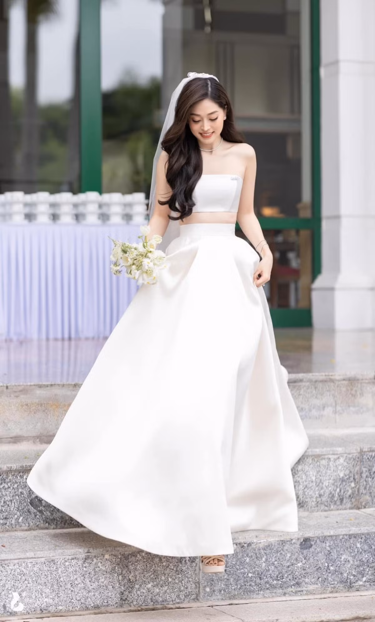 Phương Nga đẹp rạng ngời trong ngày cưới.