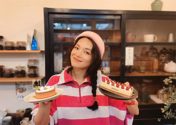 Từ một nữ diễn viên phim cấp 3, người mẫu ảnh gợi cảm, Thư Kỳ đã chứng minh thực lực của mình, vươn lên trở thành một diễn viên hạng A của Cbiz nói riêng và châu Á nói chung.