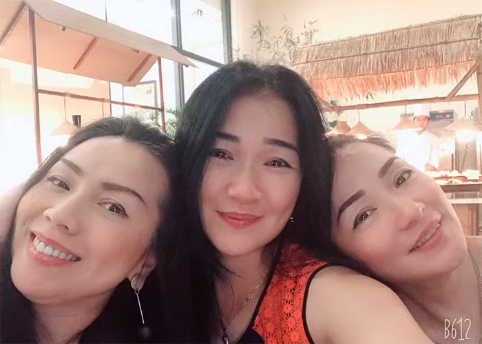 Tam Ca Áo Trắng được khán giả yêu thích bởi cách biểu diễn trẻ trung, dịu dàng và hồn nhiên, giọng ca trong sáng.