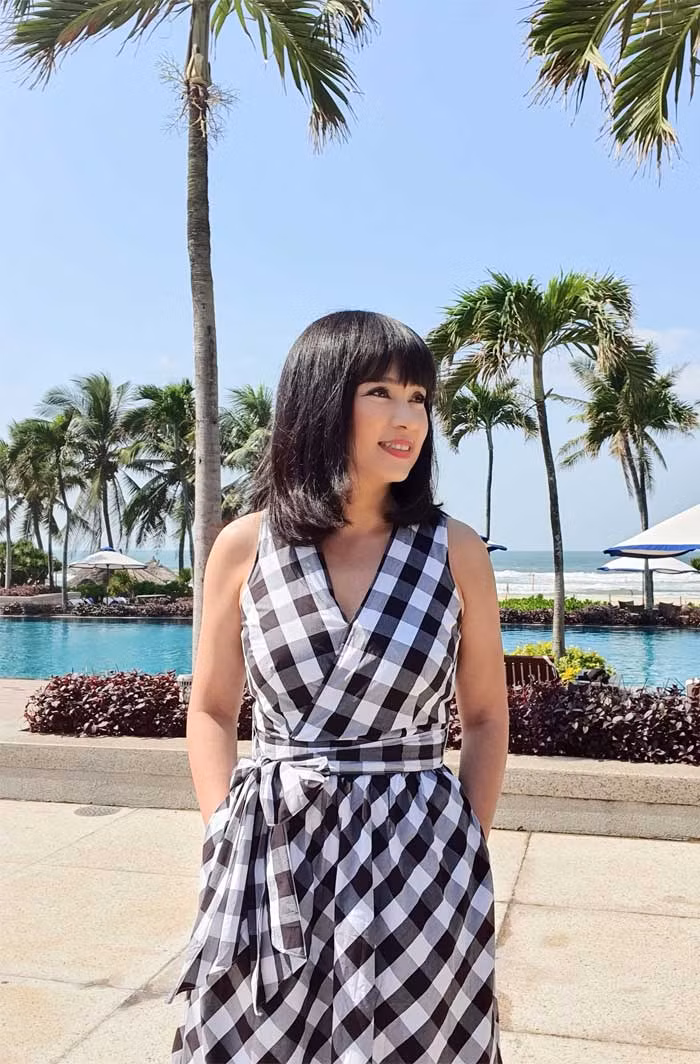 Dù đã 50 tuổi nhưng diễn viên Việt Trinh vẫn rất trẻ trung nhờ kết hợp giữa tập luyện và ăn chay trường trong nhiều năm.