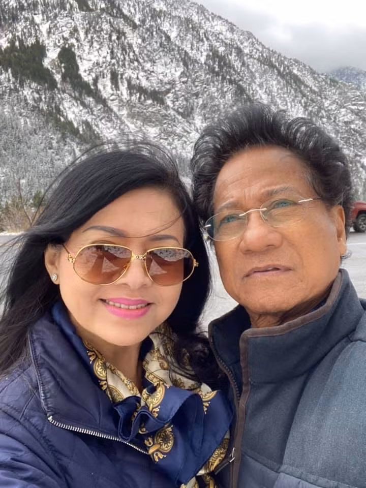 Sau 47 năm chung sống, vợ chồng Chế Linh - Vương Nga vẫn được mọi người ngưỡng mộ vì tình cảm họ dành cho nhau.
