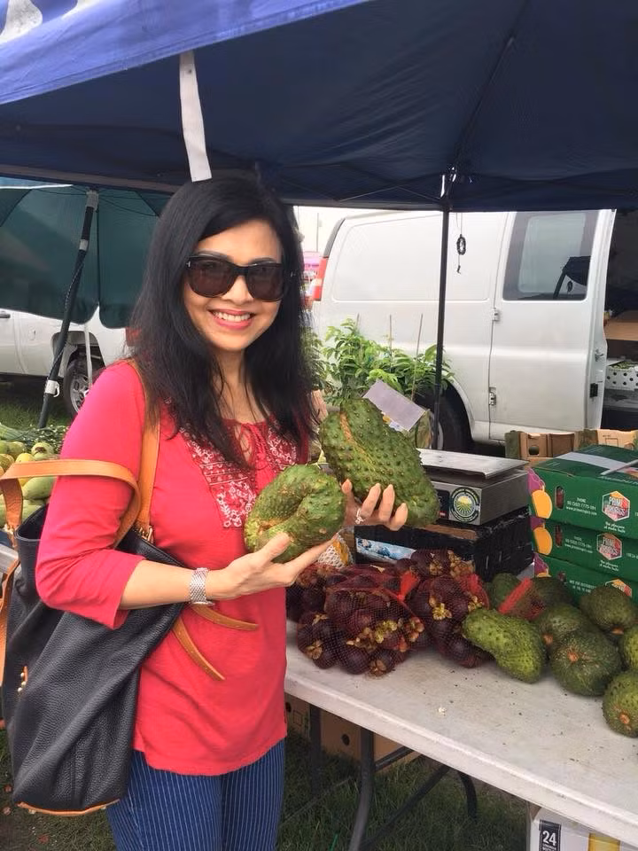 Nhìn vợ Chế Linh, không ai nghĩ bà đã 70 xuân xanh.