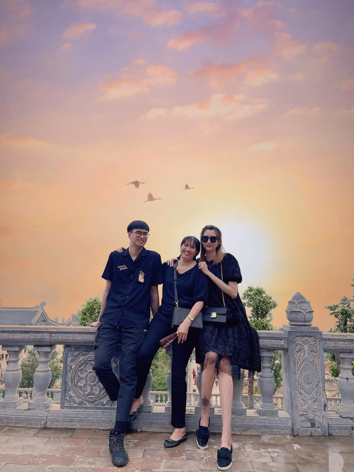 Thời điểm em trai 18 tuổi cách đây 2 năm, Hồng Xuân tiết lộ cậu đã cao đến 1m95.