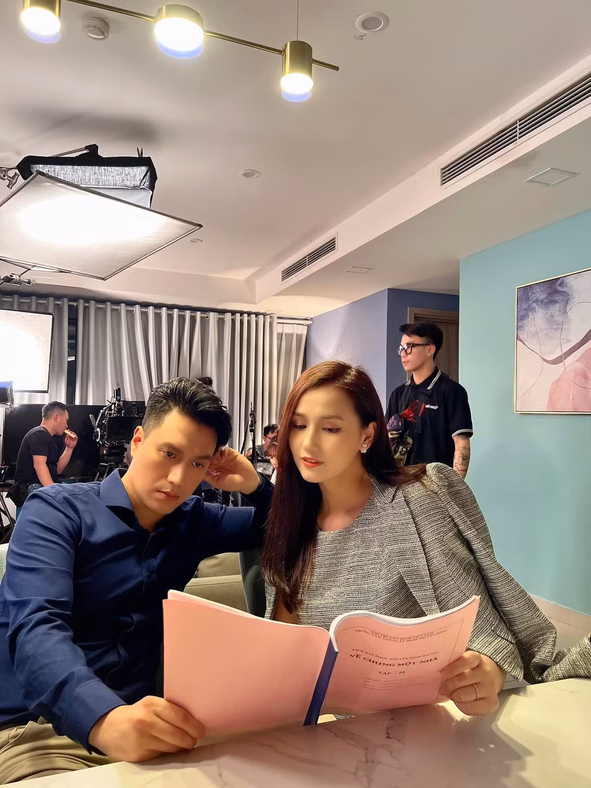 Trước Hồng Diễm, Lã Thanh Huyền cũng thuộc dàn mỹ nhân đóng cặp với Việt Anh. Cả hai vào vai vợ chồng trong phim "Chồng cũ, vợ cũ, người yêu cũ".