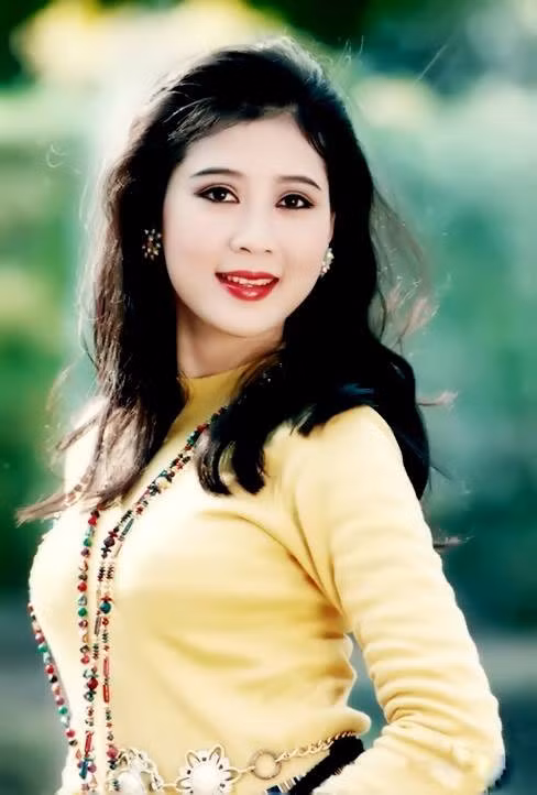 Loat anh “nu hoang anh lich” Diem Huong ngay tre gay sot-Hinh-5