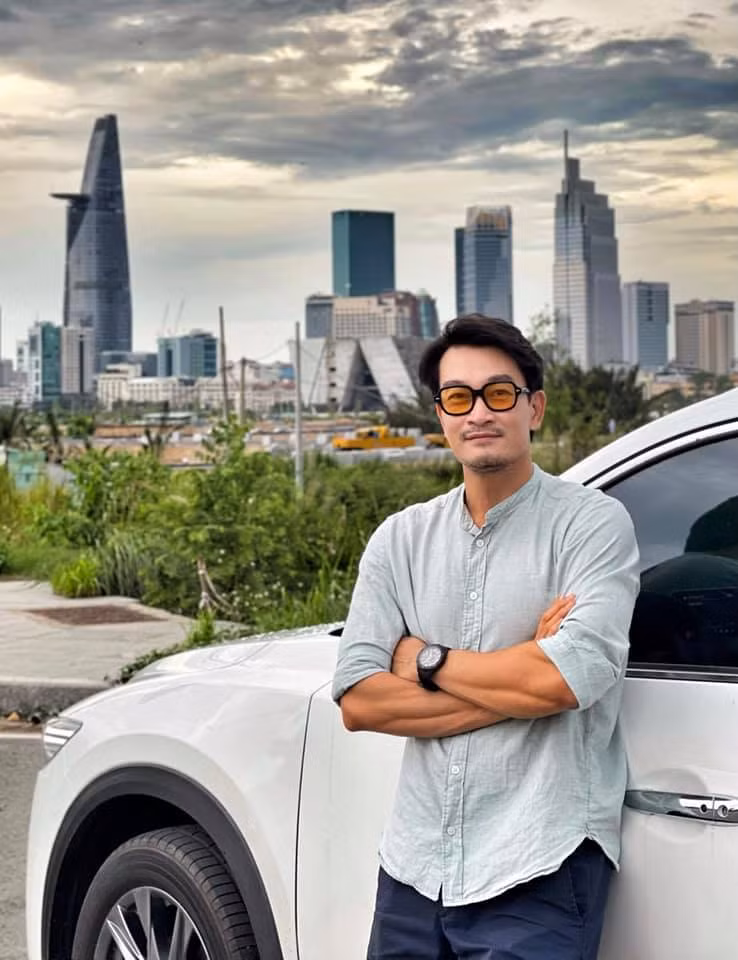 Được khen trẻ, nam diễn viên U50 còn hài hước tự nhận mình là "em trai của chú Quốc Thái".