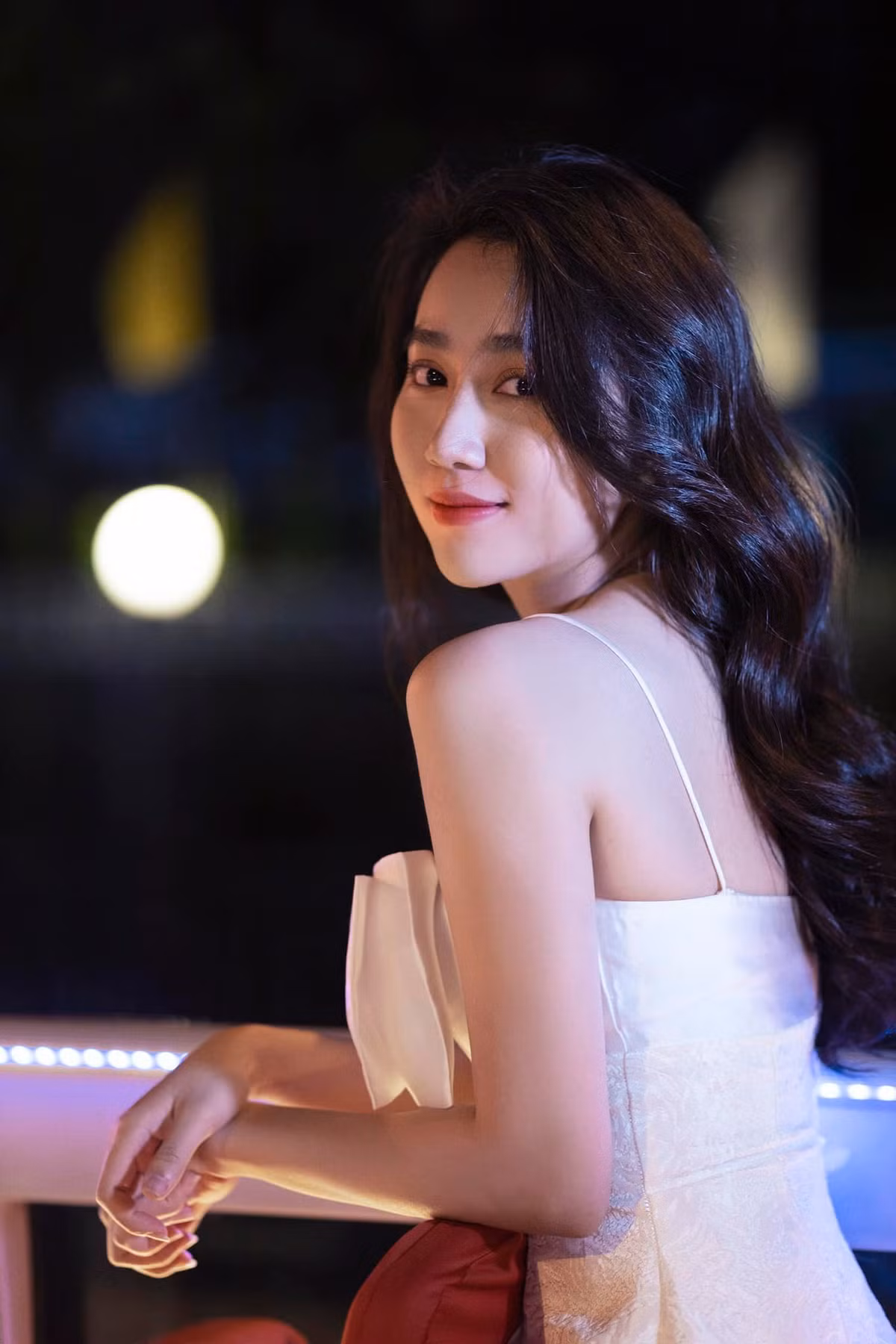 Nữ diễn viên từng được biết đến với danh xưng "người yêu tin đồn" của cầu thủ Tiến Linh.
