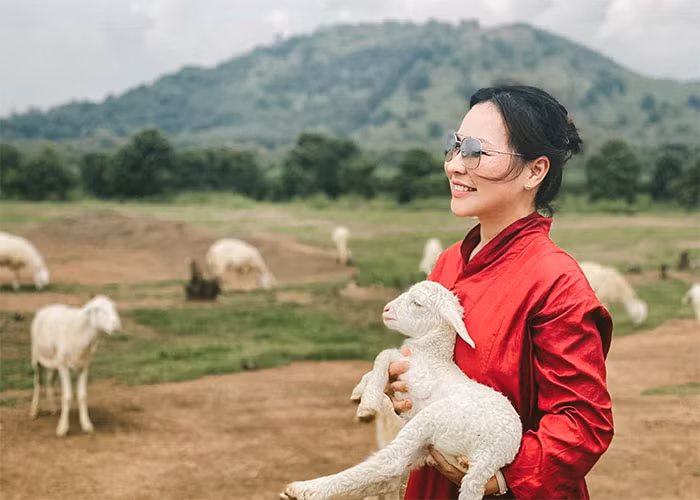 Ngọc Tiền rất gần gũi thân thiết với các thành viên gia đình chồng.