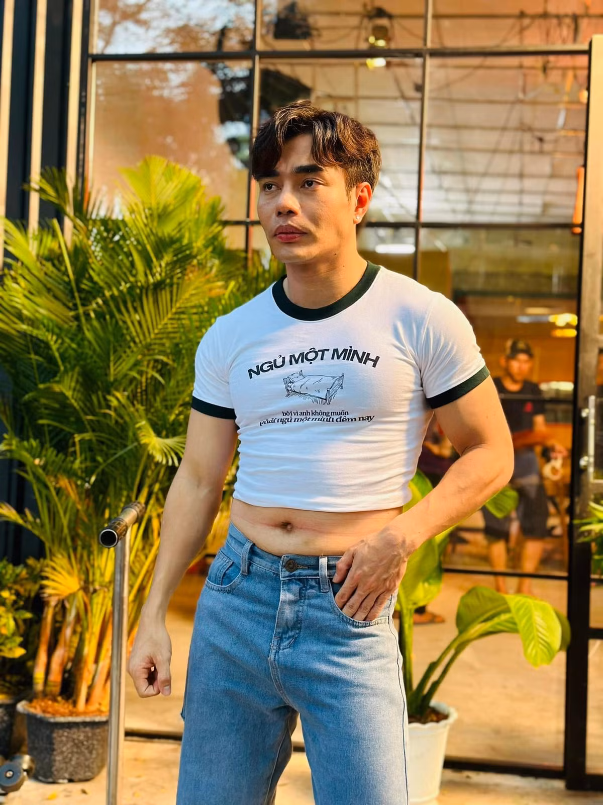 Diễn viên hài Lê Dương Bảo Lâm lập tức có màn cosplay "thảm họa" theo phong cách của đàn em.