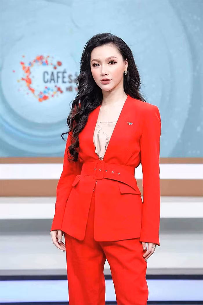 Minh Hà từng là gương mặt MC quen thuộc trong các chương trình: "Cà phê sáng với VTV3", "Chúng tôi là chiến sĩ"... Sau khi rời VTV, mới đây Minh Hà nhận lời làm MC cho chương trình "So you think you can model". (Ảnh: Vietnamnet)