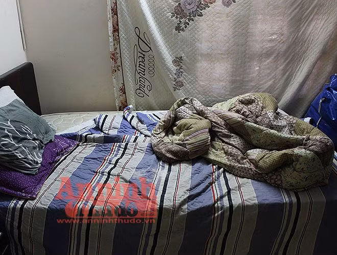 Giường ngủ của cả nhóm nam nữ.