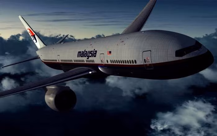 Trong đó, một giả thuyết cho rằng, máy bay MH370 có thể gặp thảm kịch kinh hoàng là do bay vào vùng biển được mệnh danh là "tam giác quỷ" Bermuda tại châu Á. Tuy nhiên, đến nay, các nhà điều tra chưa tìm được bằng chứng nào giúp chứng minh giả thuyết trên là chính xác.