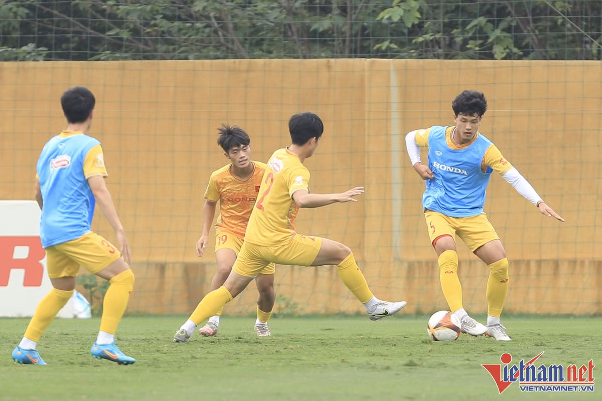 Duy Cương cùng các đồng đội tích cực tập luyện hướng tới Doha Cup 2023.