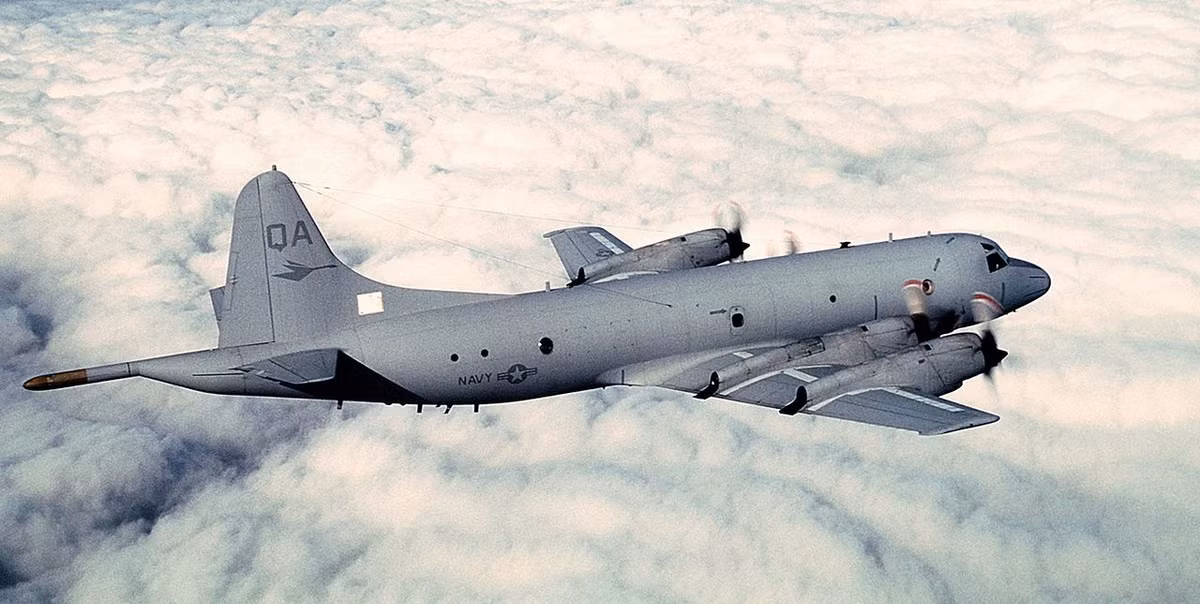 Trong cuộc trả lời phỏng vấn tờ Sputnik News, ông Vasily Kashin - chuyên gia của Trung tâm Phân tích chiến lược và công nghệ Nga cho rằng, sau khi bãi bỏ lệnh cấm vận vũ khí Mỹ có thể bắt đầu cung cấp vào Việt Nam máy bay săn ngầm P-3 Orion.