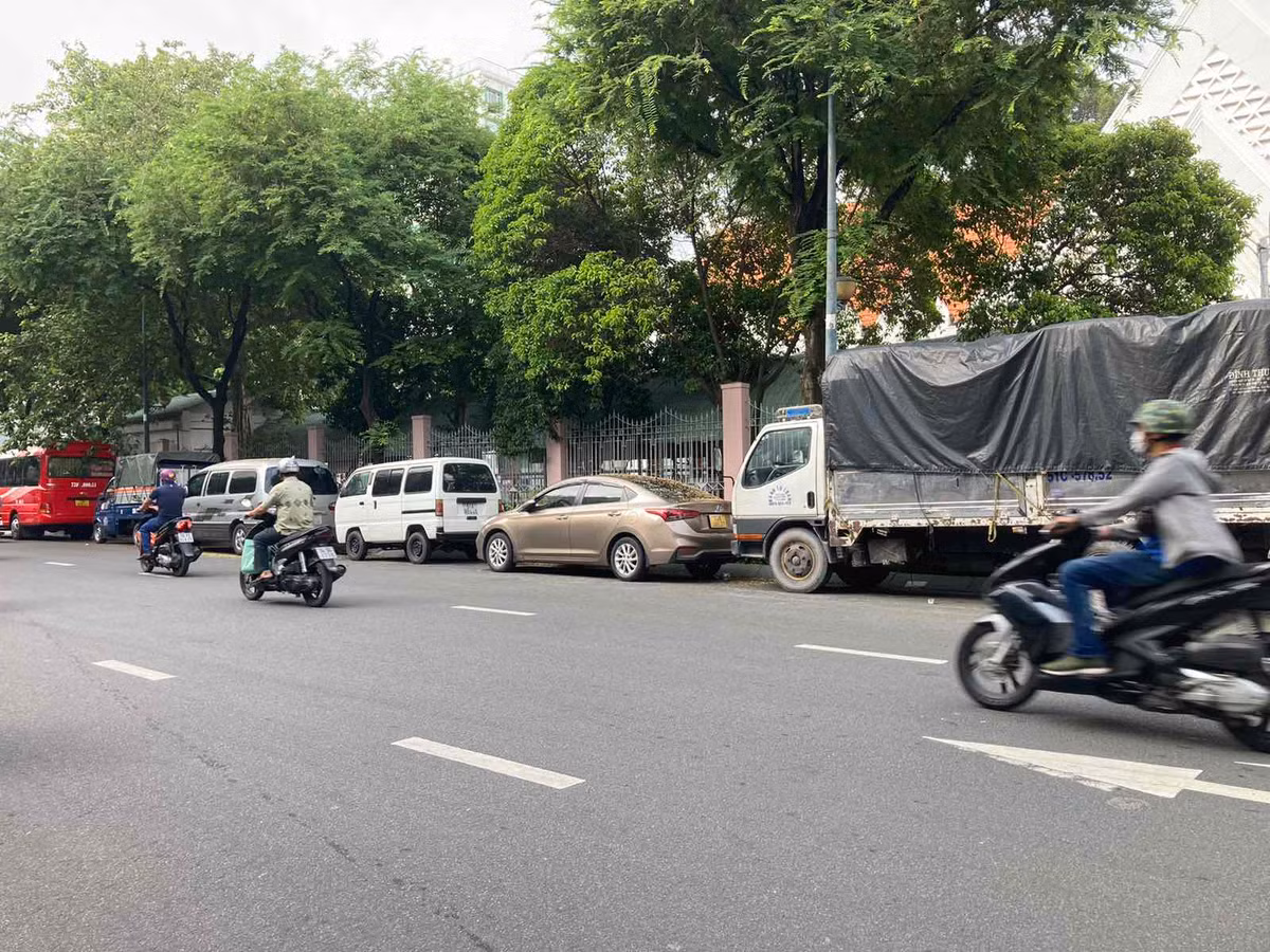 10 năm nữa TPHCM mới có bãi đậu xe ngầm? 10 nam nua TPHCM moi co bai dau xe ngam?