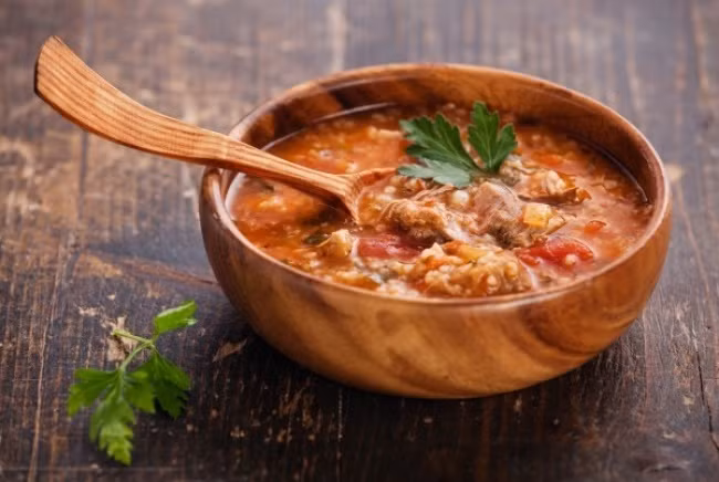 Món súp bò cay ở nước Nga.