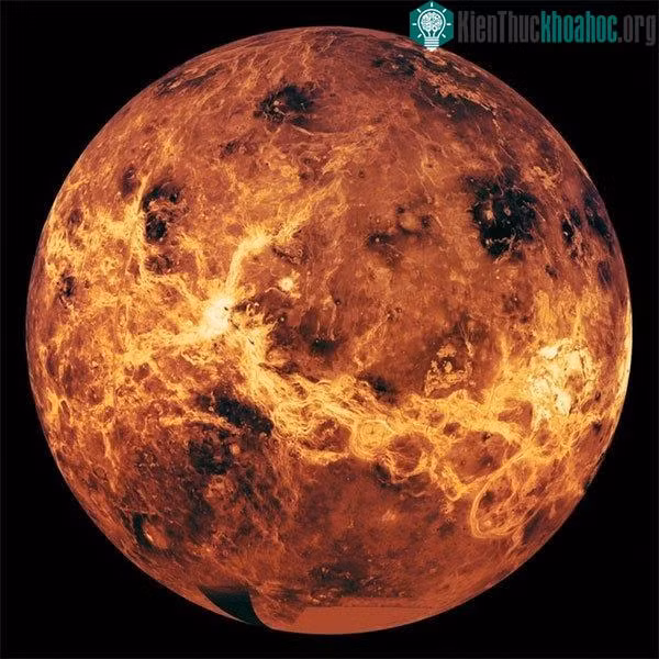 Bởi, Solar Orbiter đang quay mặt ở vị trí không chính xác khi để các tấm pin Mặt trời của nó hướng vào Mặt trời. Trong khi đó, với BepiColombo, hình ảnh đen trắng có độ phân giải thấp sẽ được quay lại bằng hai camera giám sát của con tàu.