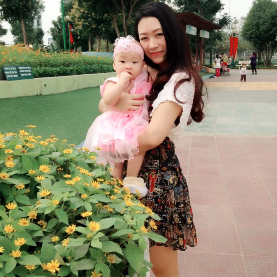 Con gái cô Tâm Anh tên thật là Đinh Thanh Tâm, sinh năm 1990, hiện đang làm việc trong ngành y tế. Là bà mẹ một con, Thanh Tâm sở hữu nhan sắc mặn mà, quyến rũ.