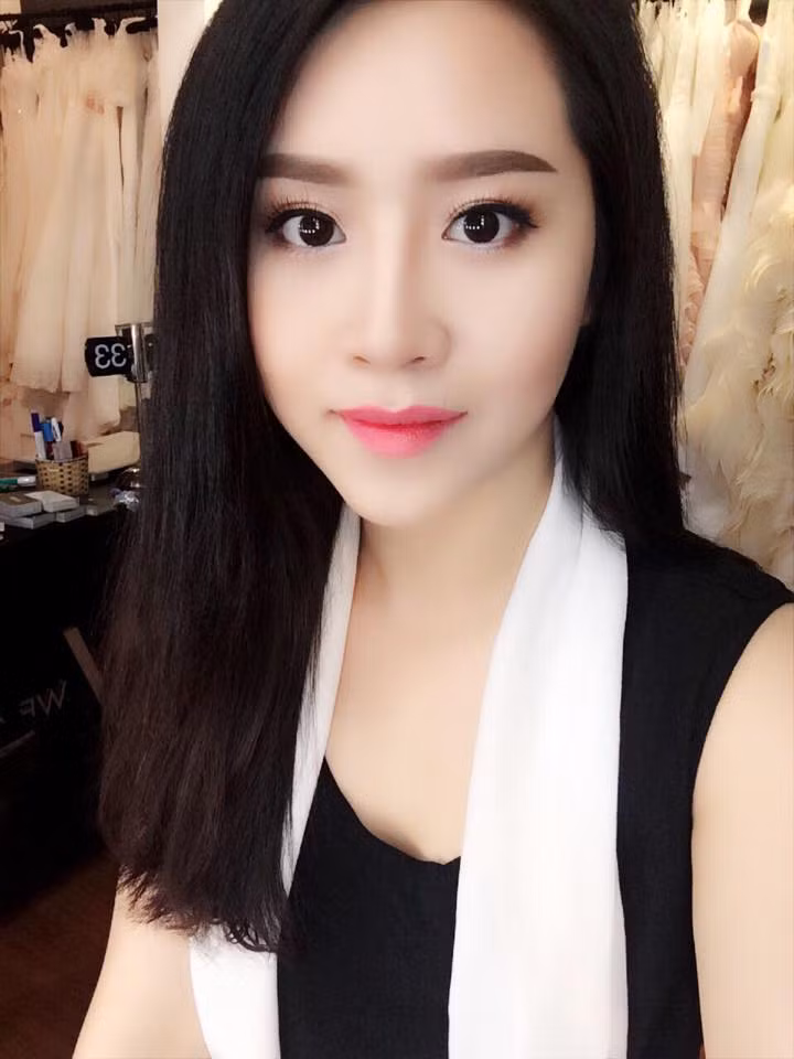 Cô bạn duyên dáng, xinh đẹp có nhiều khoảnh khắc ấn tượng khiến nhiều chàng trai không thể rời mắt.
