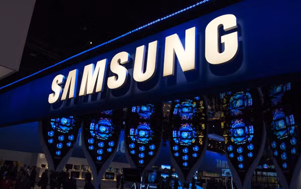 Bên cạnh đó, đối thủ của Apple là Samsung đã có mức tăng trưởng kỷ lục cực ấn tượng. Với doanh số 80,8 triệu máy được bán ra trong quý III, Samsung đã xuất sắc chiếm 22% thị phần.