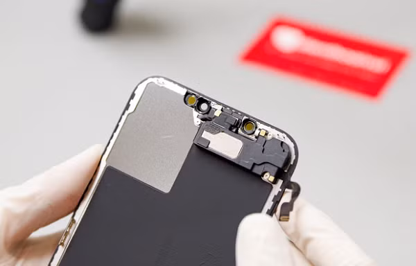 Theo DigiTimes, Apple đang tìm cách cải thiện cụm camera trên iPhone trong tương lai và cải thiện khả năng zoom trên điện thoại của mình. Và đối tác Hàn Quốc Apple lựa chọn để hợp tác đó là Samsung.
